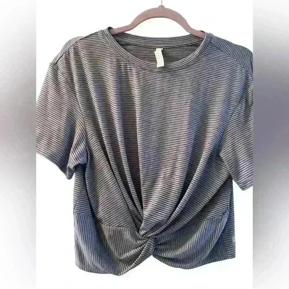 Zella Top - Picture 1 of 4